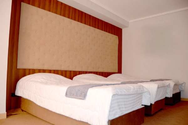 اتاق سه تخته هتل ایرانیان تبریز